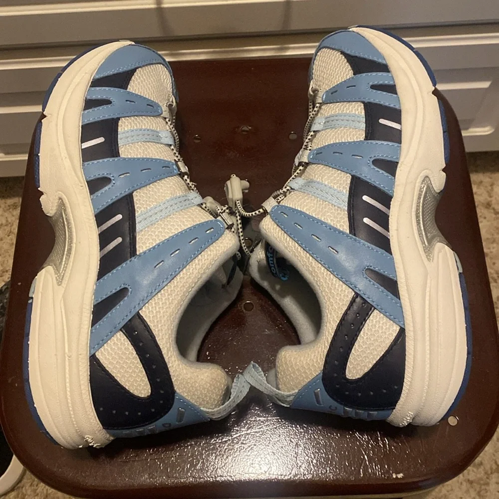 Dr. Comfort Blue and White Shoes. Women size 10. - Picture 3 of 10